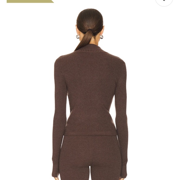 Revolve Knit Set - Picture 5 of 12